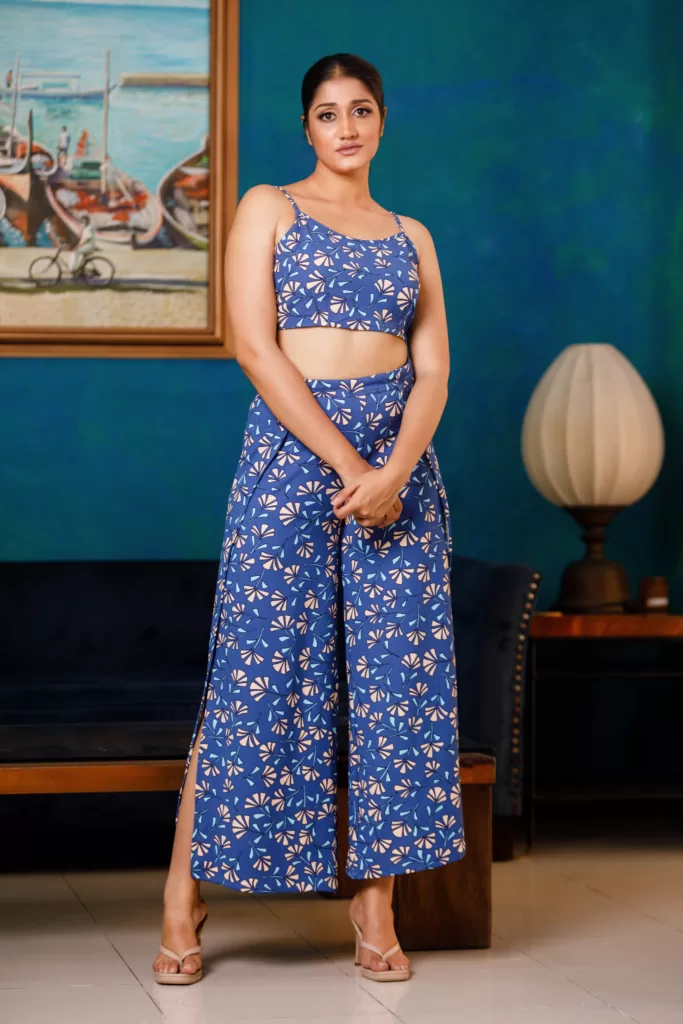 Cross over pant and top OK122382